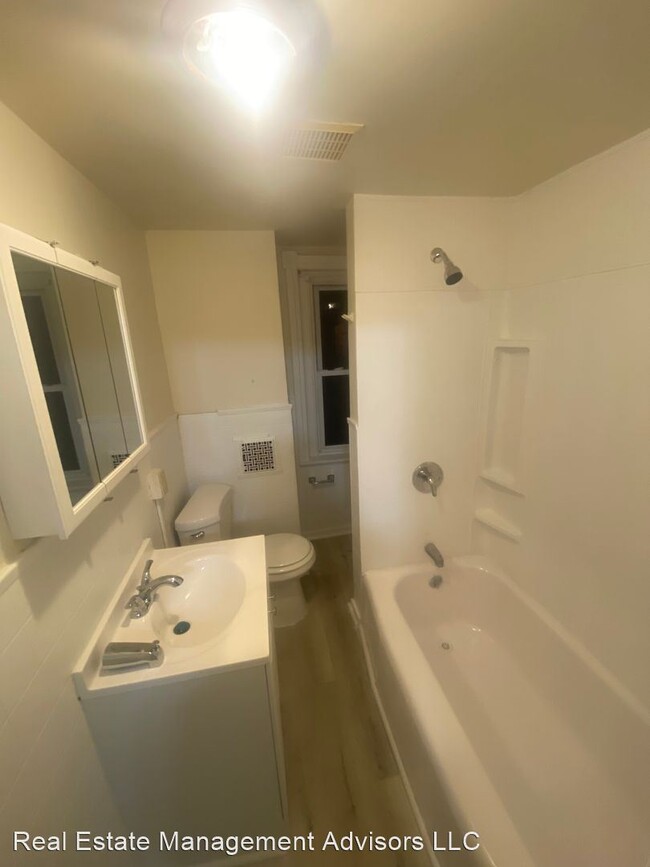 Building Photo - 3 br, 1 bath House - 158 Ridge Rd