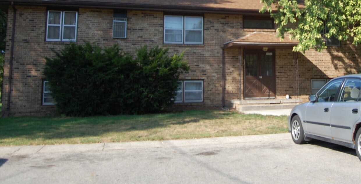 318 E Van Dorn St, Polk City, IA 50226 Apartments in Polk City, IA