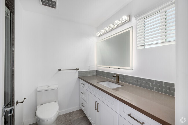 4BR, 4.5BA - 2,014SF - Fourth Bathroom - 1301 E 27th St