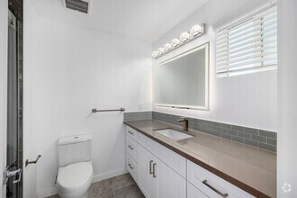 4BR, 4.5BA - 2,014SF - Fourth Bathroom - 1301 E 27th St
