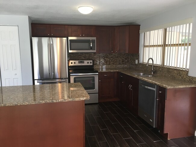 Building Photo - 7104 Hazelwood Ct