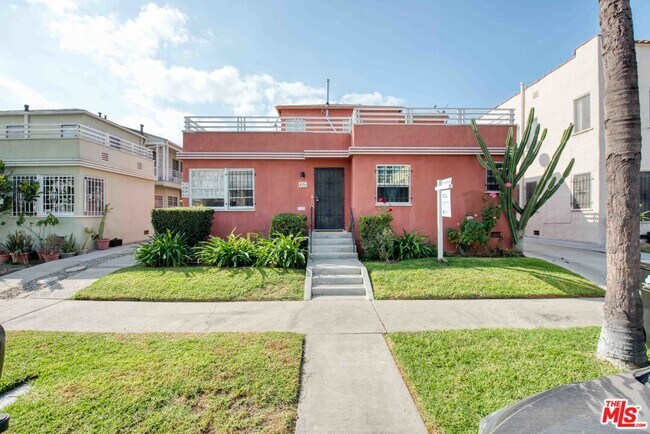 Building Photo - 413 1/2 N Gardner St