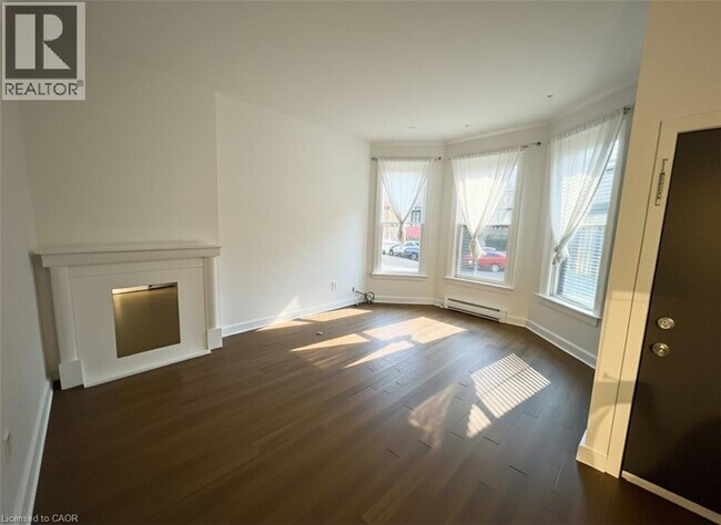 Building Photo - 81 Grant Ave