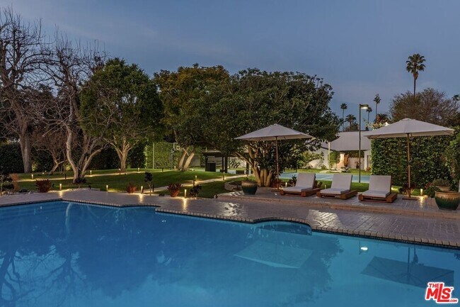 Foto del edificio - 624 N Beverly Dr