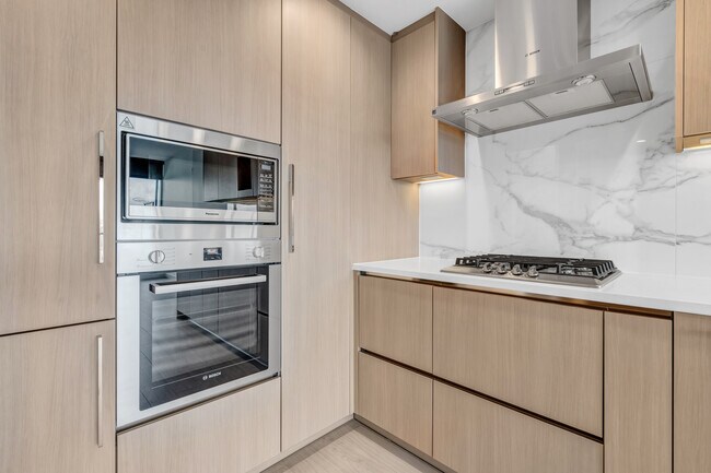 Photo du bâtiment - 4308-4890 Lougheed Highway