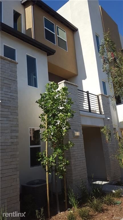Foto del edificio - 4 br, 4 bath Townhome - 440 Broadway Dr