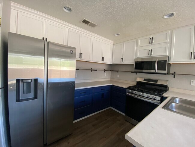 Building Photo - 10811 Jicama Way SE
