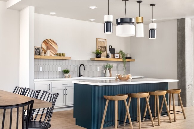 Interior Photo - Compass