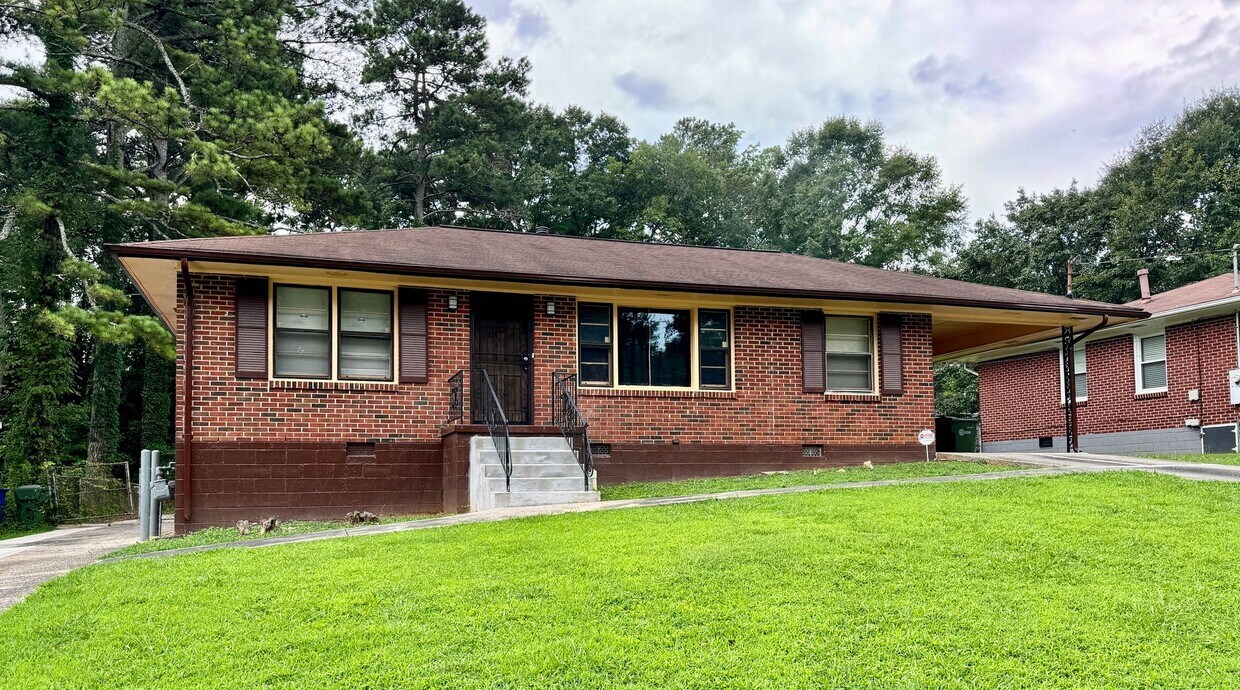 Primary Photo - Updated 3 Bedroom Ranch with Huge Yard!