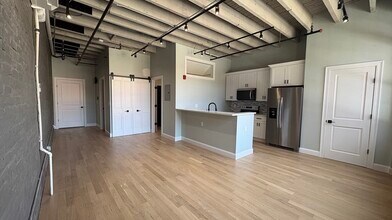 Building Photo - 199 Market St