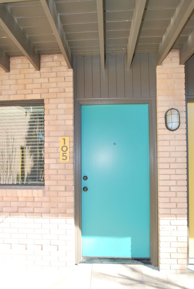 Building Photo - 5004 Live Oak Street