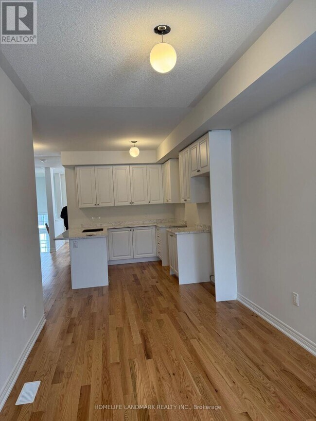 Photo du bâtiment - 2960 Peter Matthews Dr