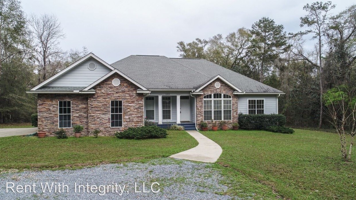 Primary Photo - 1319 Williams Landing Rd