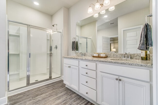 Master bath - 3618 Hawks Landing Cir