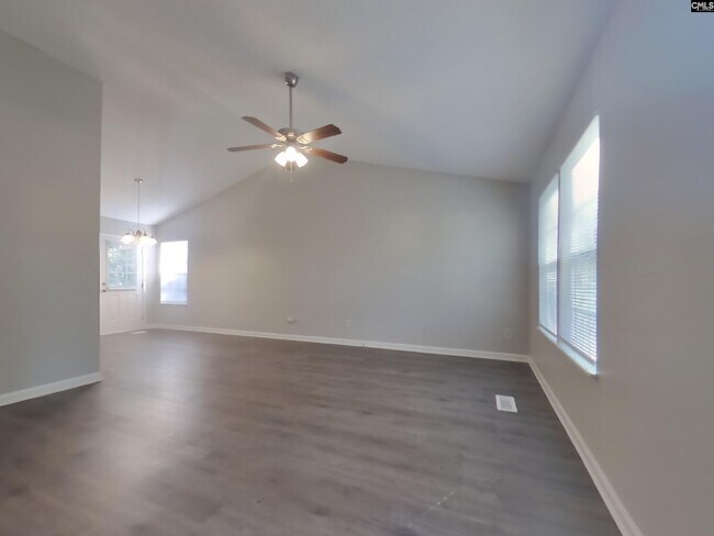 Building Photo - 64 Sweet Thorne Cir