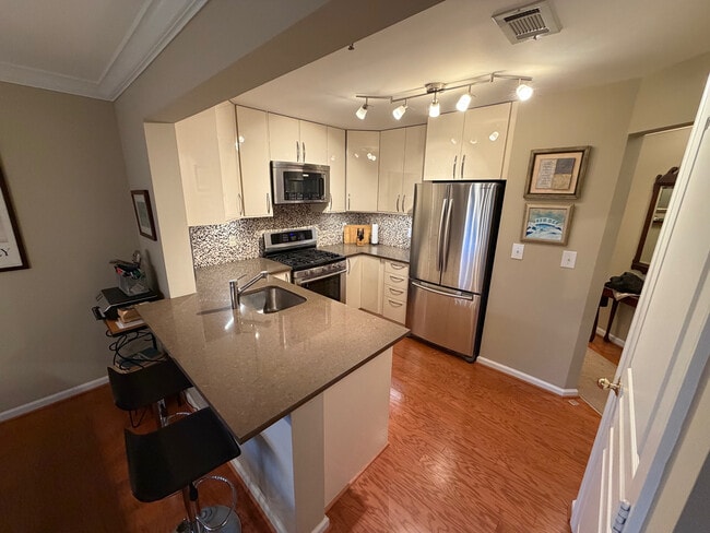 Cocina - 5565 Seminary Rd