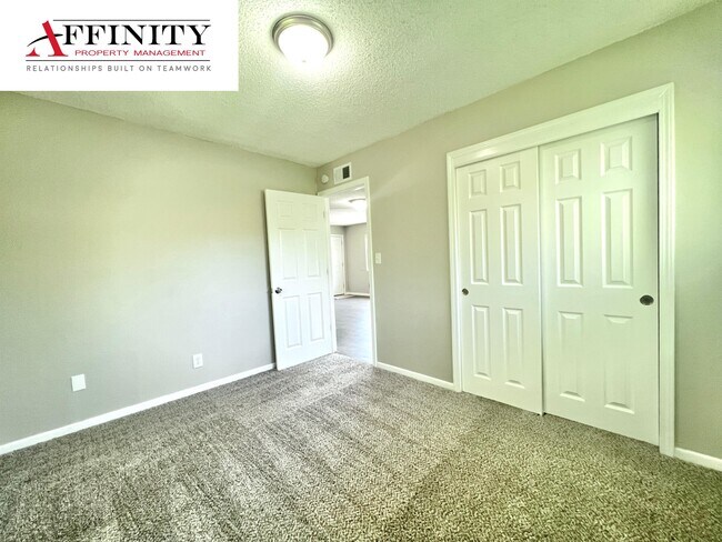 Foto del edificio - 1507 N 55 Dr