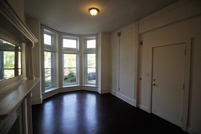 Foto del edificio - 2731 St Paul St