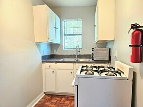 Building Photo - 5008 Ave S