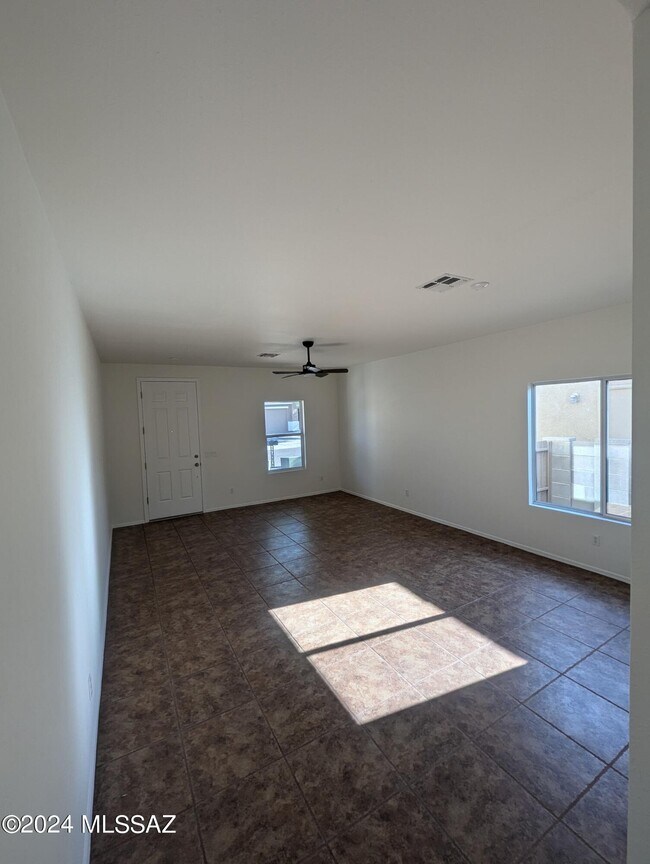 Building Photo - 2171 W Sunset Surprise Ct