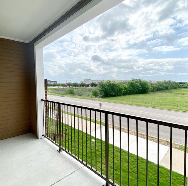 Building Photo - 1304 Rauscher Dr