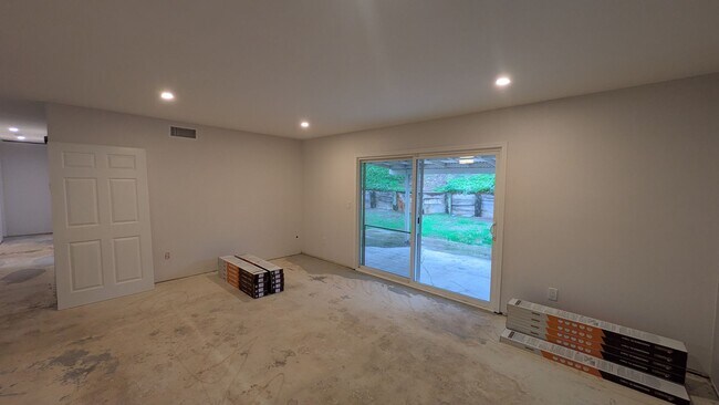 Foto del edificio - Remodeled home in Santee Lakes - Coming Soon!