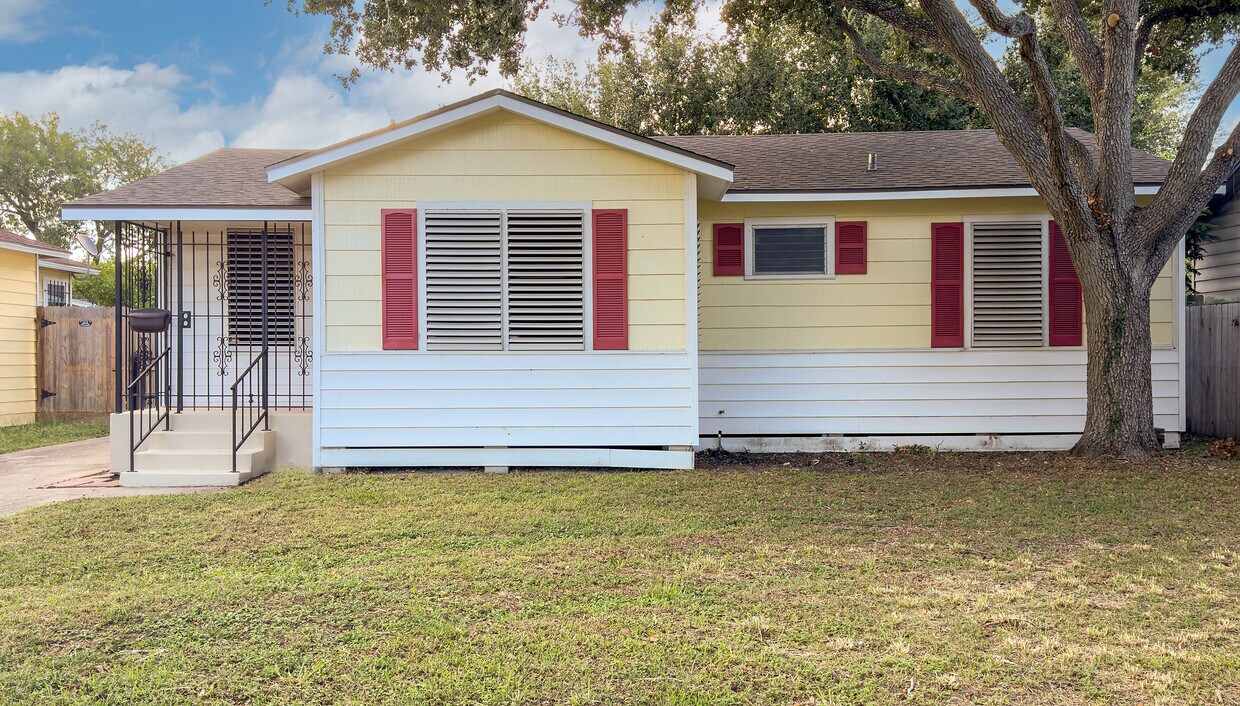 4334 Randall Dr, Corpus Christi, TX 78411 House Rental in Corpus