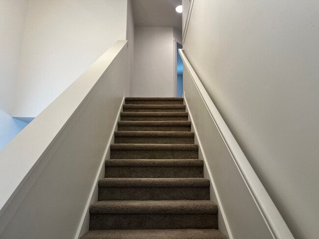 Building Photo - GET HALF OFF FIRST MONTHS RENT!!!!