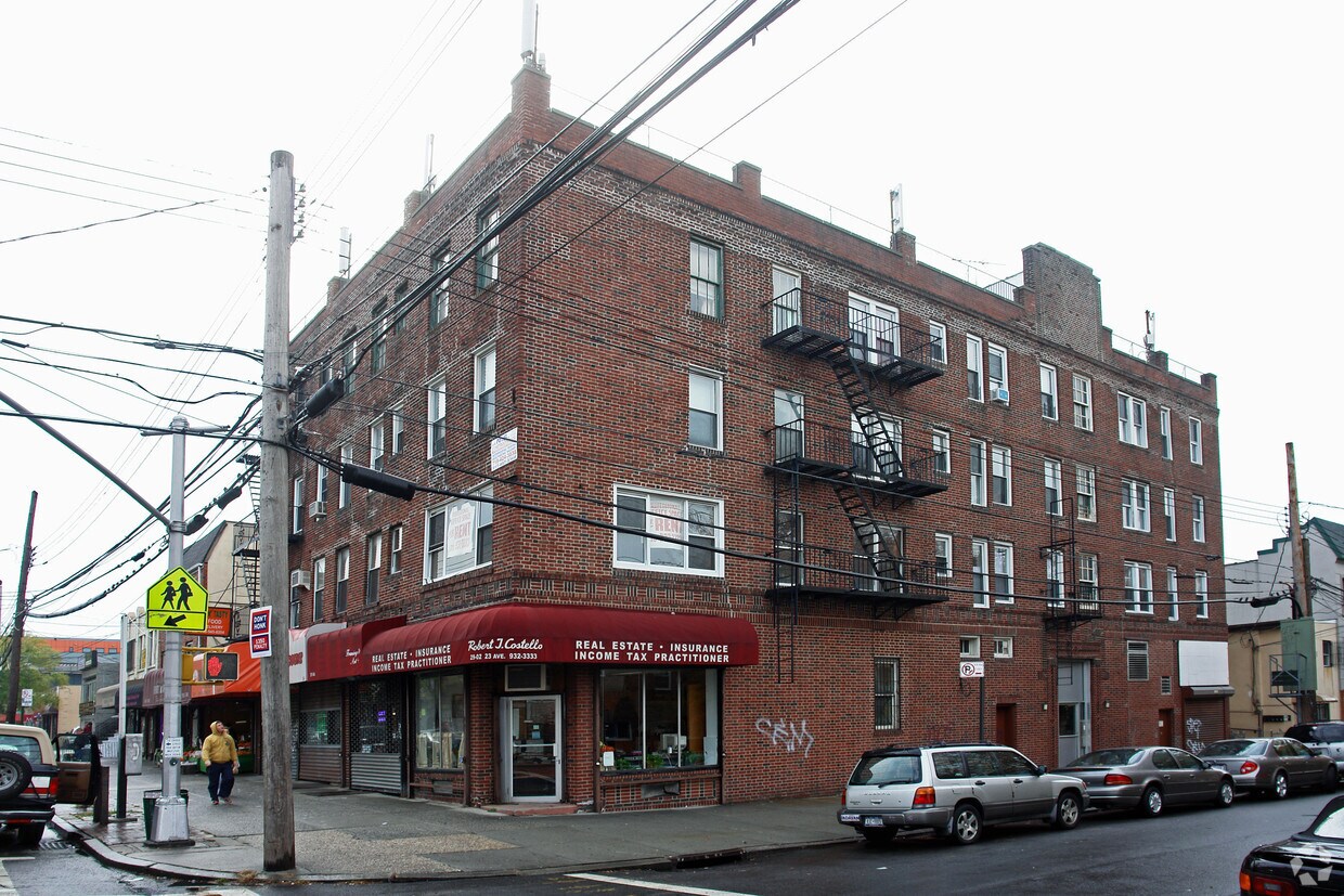 Building Photo - 2305 29th St