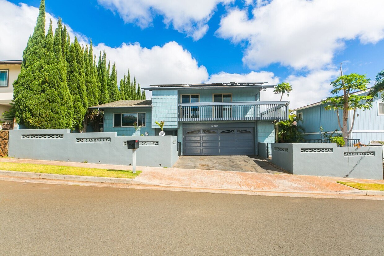 Makakilo 5 bedroom, 3 bath Pet Friendly 2 House Rental in Kapolei