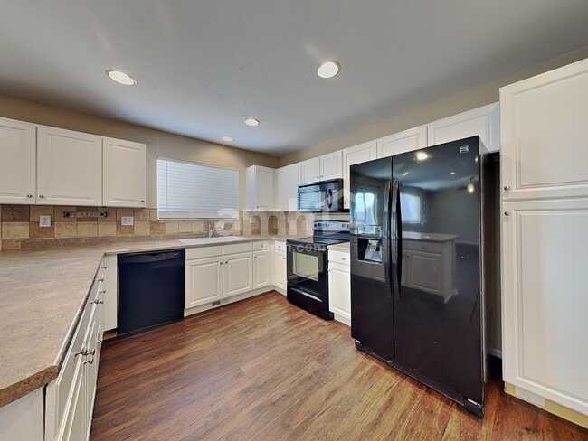 Building Photo - 2002 Springside Dr