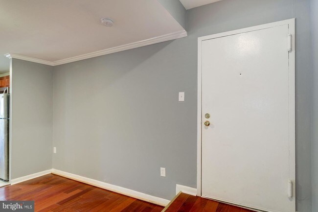 Foto del edificio - 15712 Dorset Rd