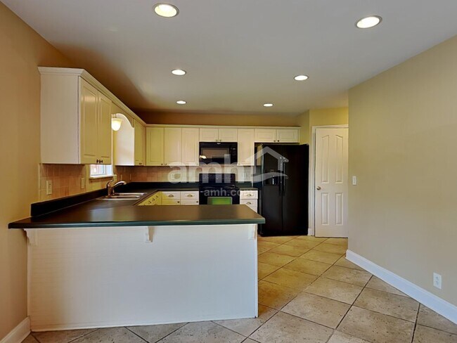 Building Photo - 1068 Blairfield Dr