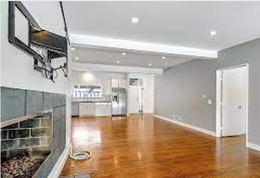 Open Concept - 14752 Greenleaf St