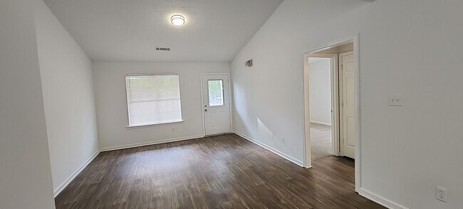 Building Photo - 121 Crystal Brook