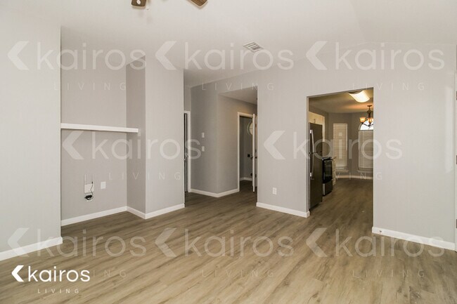 Building Photo - 5005 Capulin Ln.