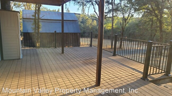 Building Photo - Studio, 1 bath House - 16791 Duggans Road