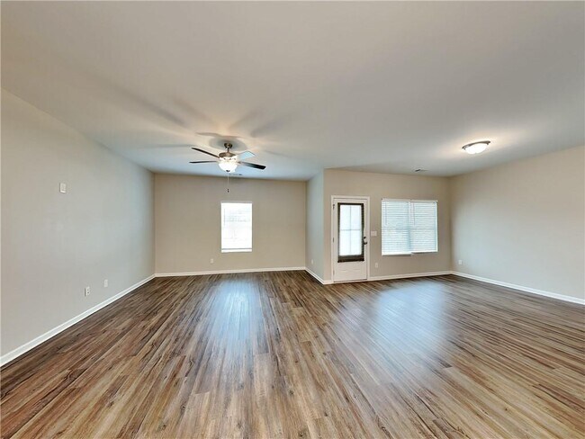 Foto del edificio - 4903 Heritage Cir