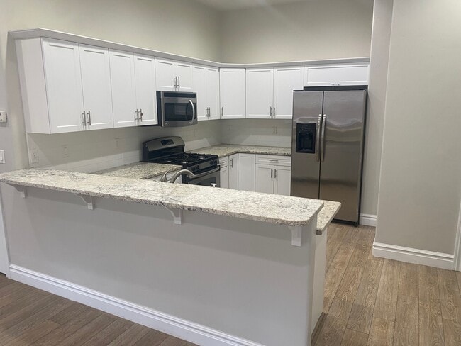 Building Photo - 224 W Bellano Way