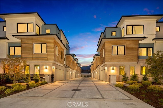 Foto del edificio - 903 W Duarte Rd