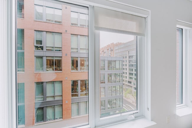 Building Photo - 455 I St NW