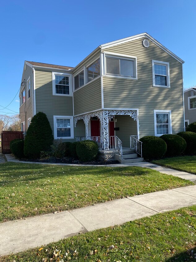 Here is what you have been looking for! - 441 Carnahan Ave