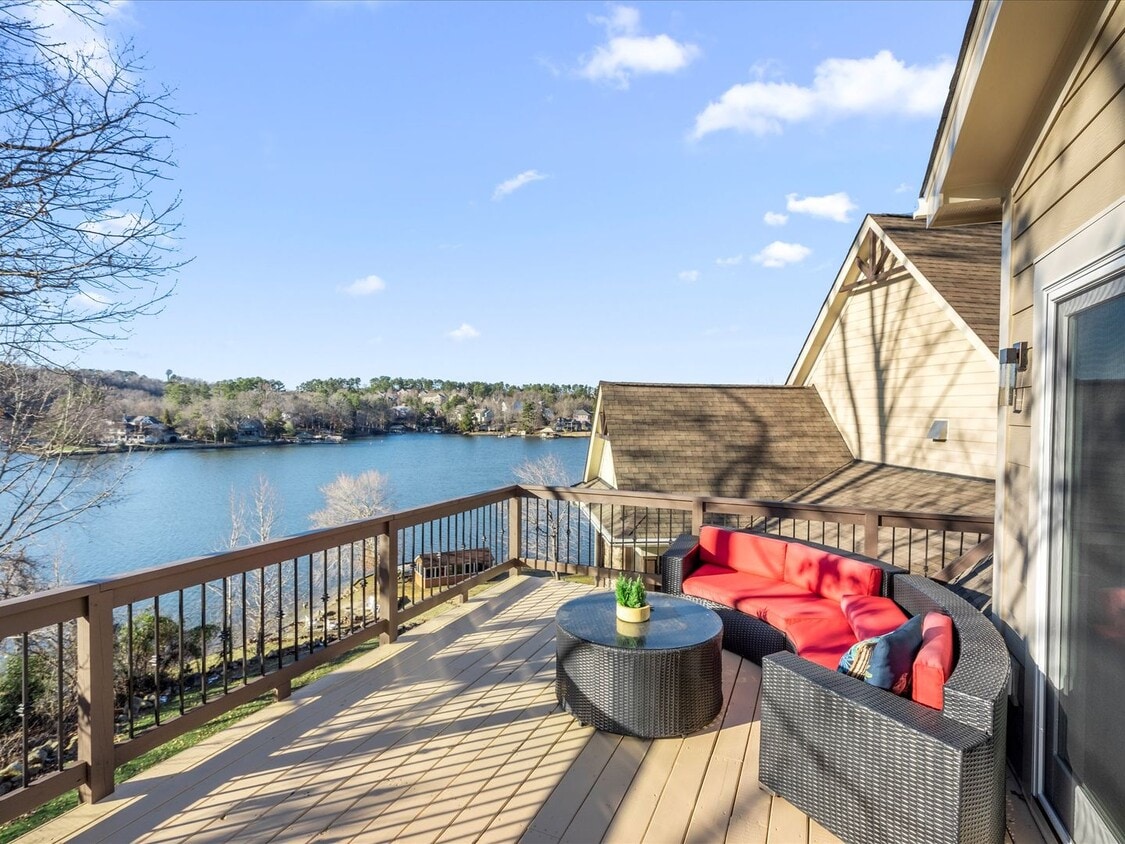 Primary Photo - Studio Apt with waterviews on Lake Wylie!