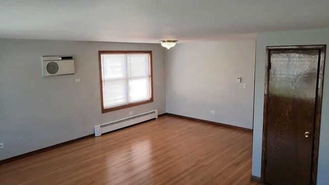 Building Photo - 4621 N Sayre Ave