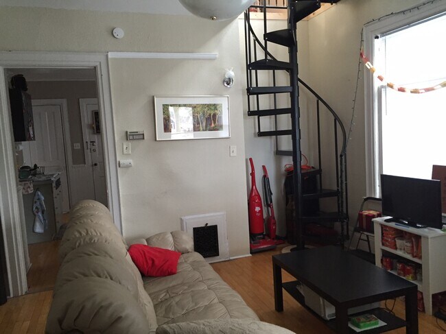 Foto del edificio - 3238 N Bartlett Ave
