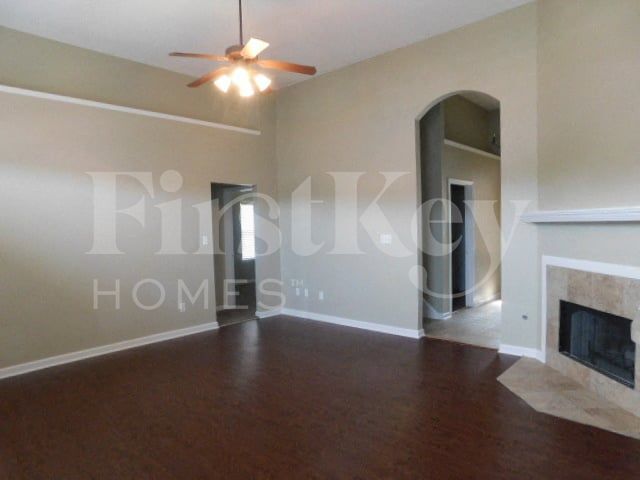 Foto del edificio - 4655 Tulip Creek Dr