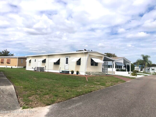 Building Photo - 1127 Virginia Ct NE