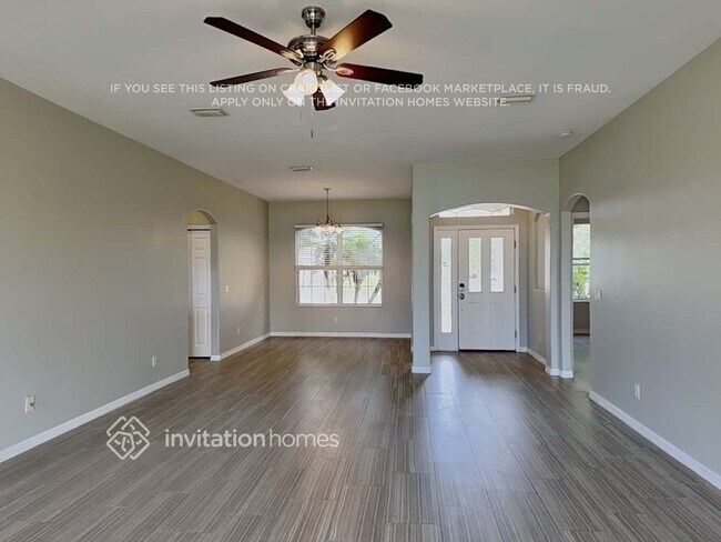 Building Photo - 2529 Pan American Blvd