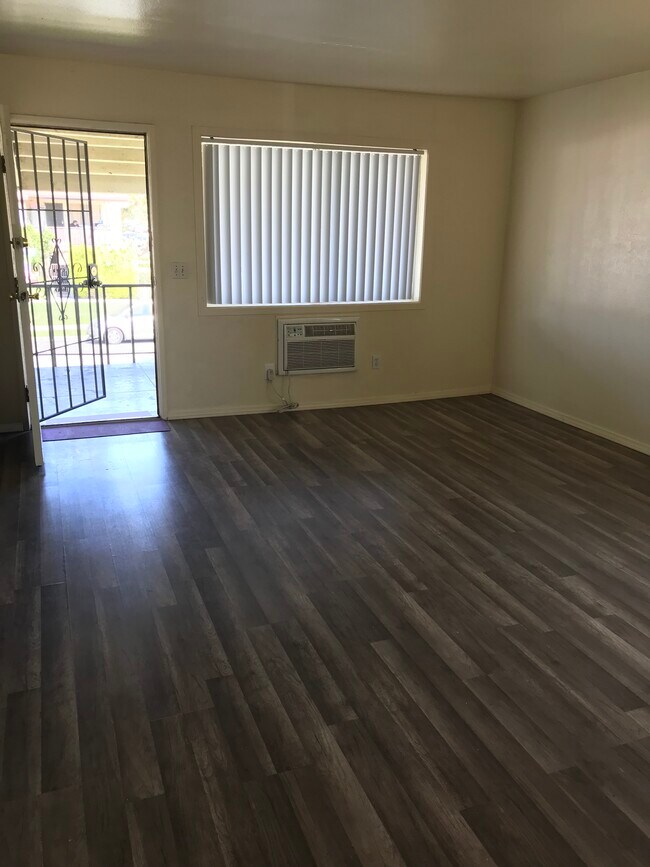 Living Room - 3011 Pearl Dr