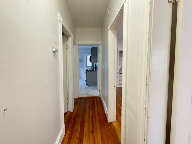 Building Photo - 60 Bellevue St